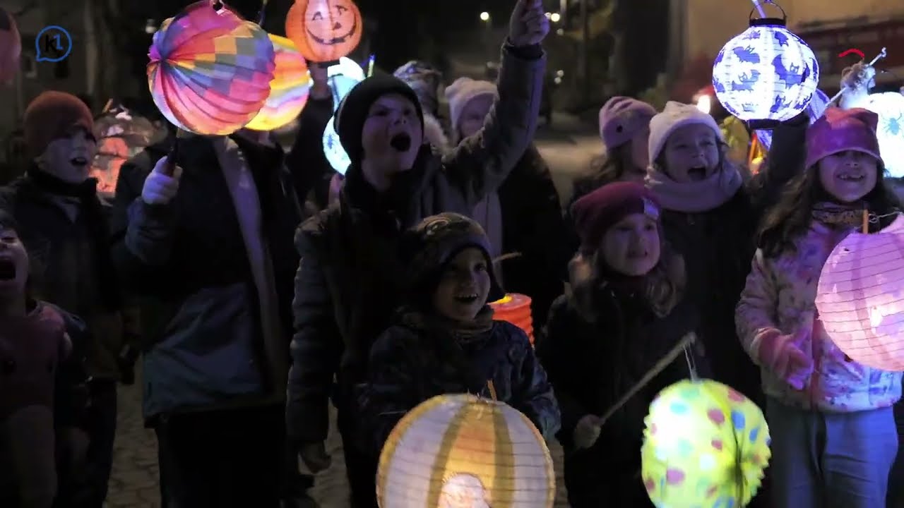 Světýlkový průvod a ohňová show