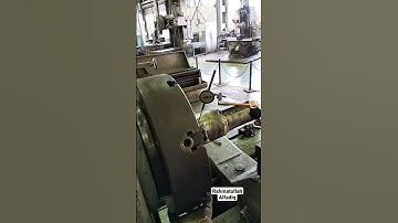 Setting Shaft in the Big Lathe #shorts #machinist #lathe #mecanica #machineshop #cnc