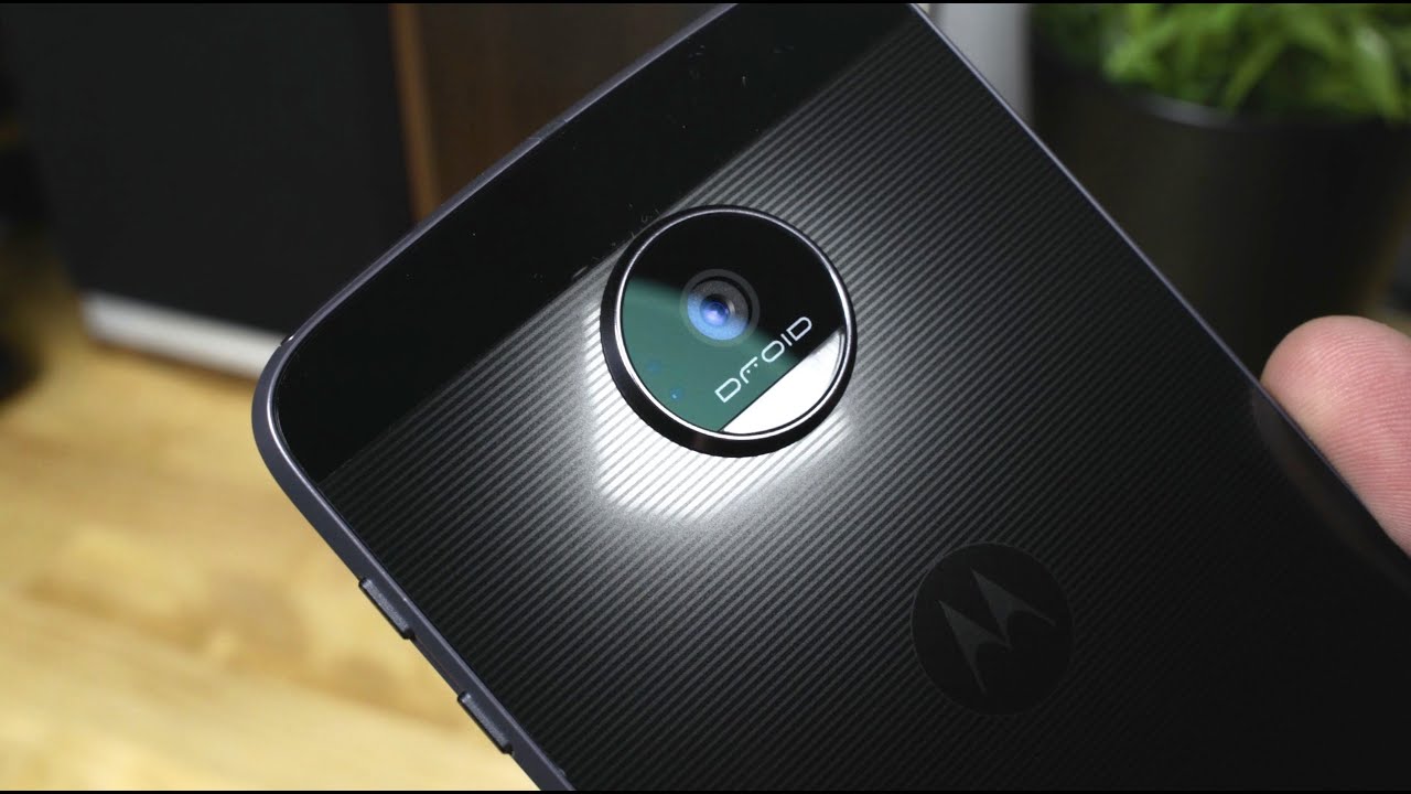 First Look Moto Z Z Force and Moto Mods Projector Speaker First Look Moto Z Z Force and Moto Mods Projector Speaker Battery