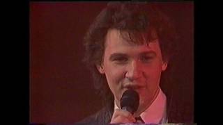 Johnny Logan - Hold me now + I&#39;m not in love (1987)