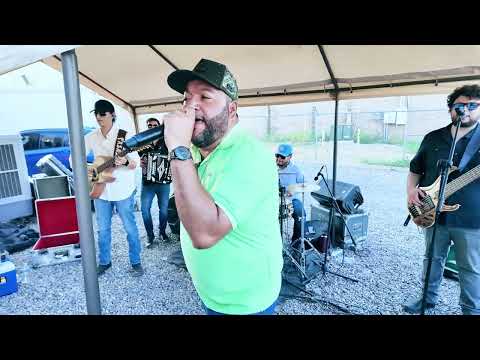 Traviezoz De La Zierra & Grupo Alfa - Me Pego La Gana(PalomasoEnVivo)