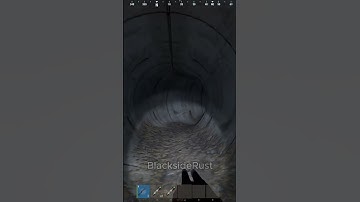 Rust is a horror game 🙂😭 #rust #rustmeme #rustconsole #rusttok