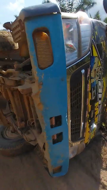 Tragedi mobil buah sawit rebah #kalimantan #dayak #excavator #kalimantandayak #ikn #sawit #offroad