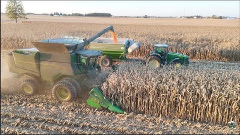 John Deere S7 600 Combine Harvesting Corn | Arcanum Ohio
