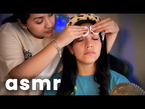 ASMR REALISTA A MI PRIMA (LIMPIEZA FACIAL, PEINADO, y MASAJES)