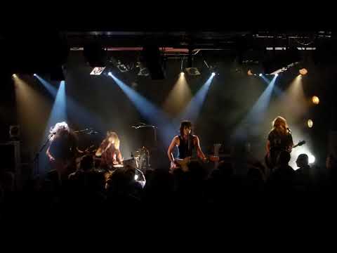 Tyler Bryant & The Shakedown - "Weak n' Weepin'" (live Paris 2017)