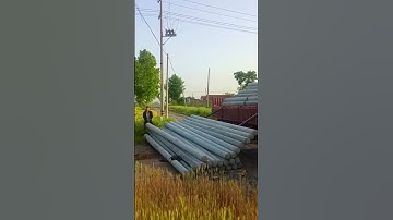 The unloading process of concrete electric poles