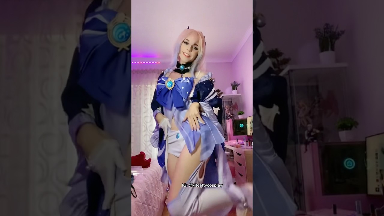 Do you guys think I could easily win a dance contest? 🤨 #cosplay #genshinimpact #dance #genshin