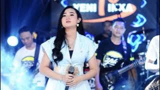 DISINI DIBATAS KOTA INI - Yeni Inka | Adella
