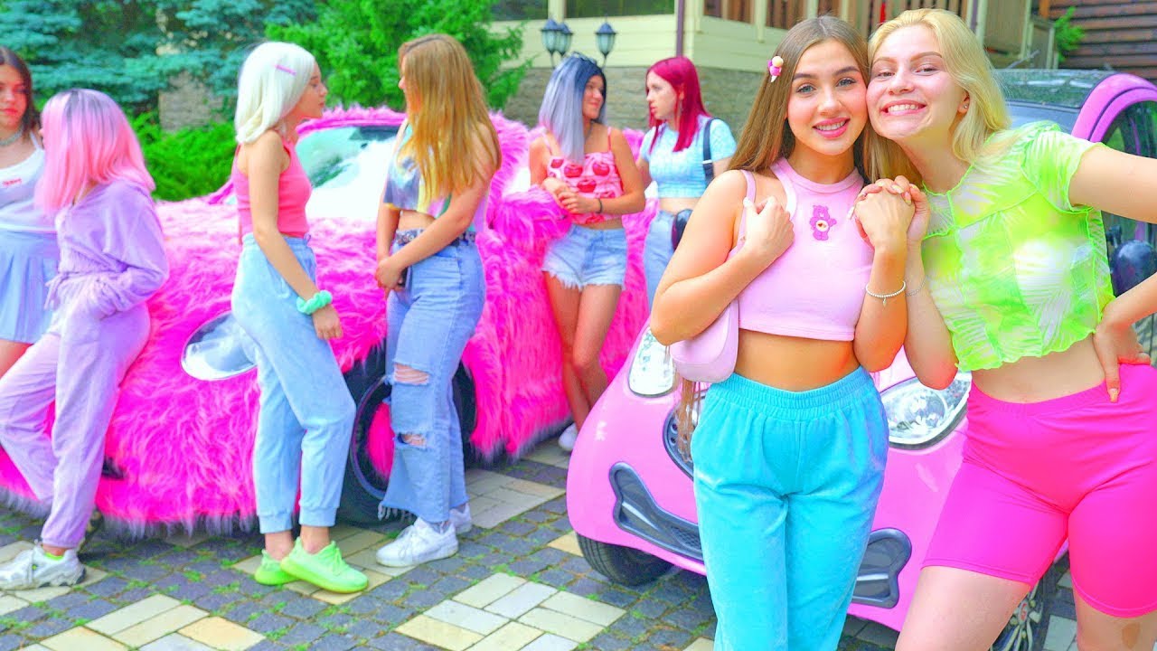 AR BUNNY IR FROGS TAPO DRAUGAIS? Kokį triuką merginos sugalvojo?