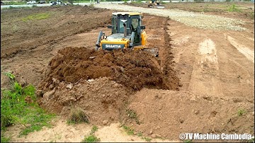 Smart driver skills dozer forest cutting slope and pushing making stone new road