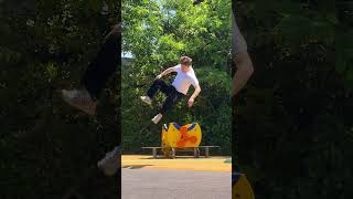 Day 1662 😀Fun combo with the happy turtle 🐢 #backflip #daily #parkourforlife #tumblingislife