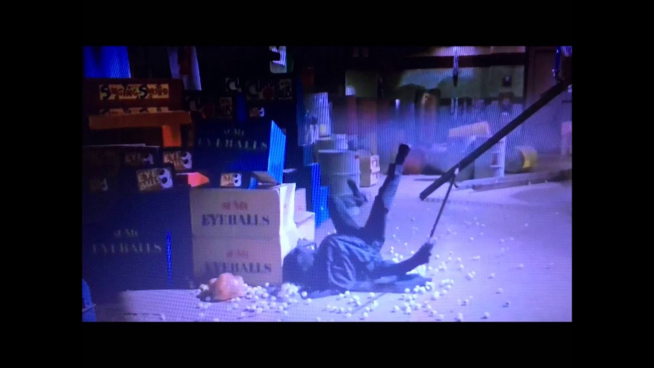 Who Framed Roger Rabbit: clumsy fall - YouTube