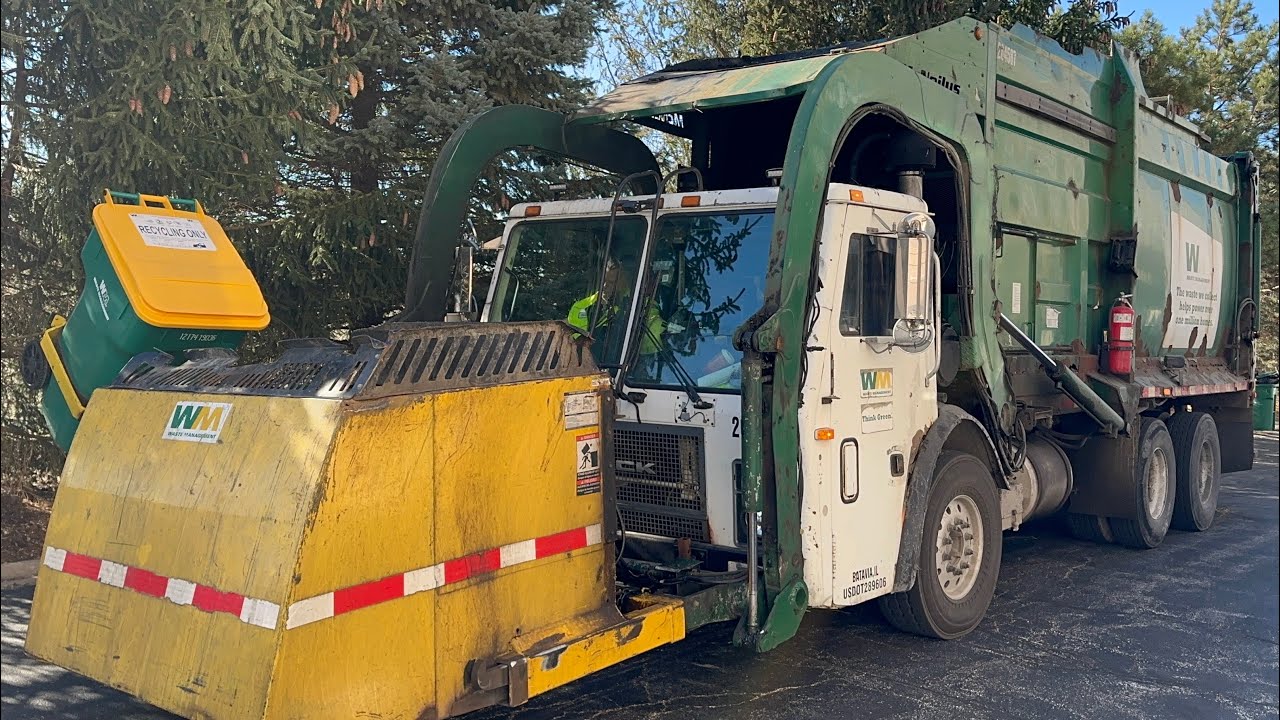 Waste Management Mack LE McNeilus Pacific Curotto Can Garbage Truck