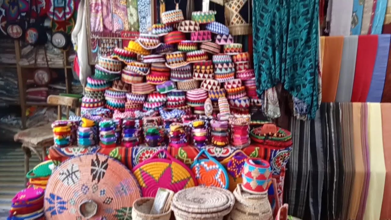 جوله فى بازار اللمبى السياحى باسوان