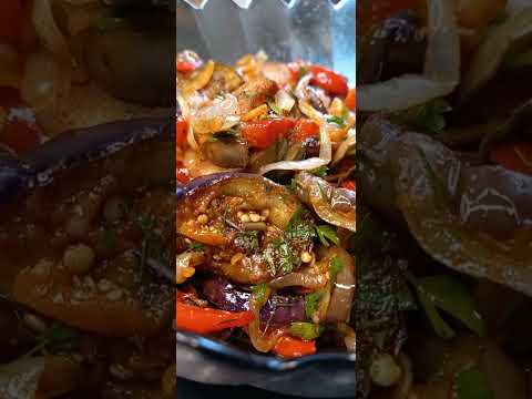 Супер яркий пикантный салат из баклажанов