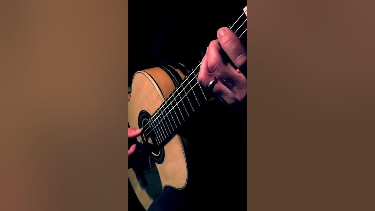 SPANISH ROMANCE - Classical Guitar - Robert Lunn SPANISH ROMANCE - Classical Guitar - Robert Lunn