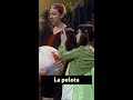 El Chavo, Quico y la Chilindrina prueban su puntería con una pelota #quico #chavoland #chilindrina