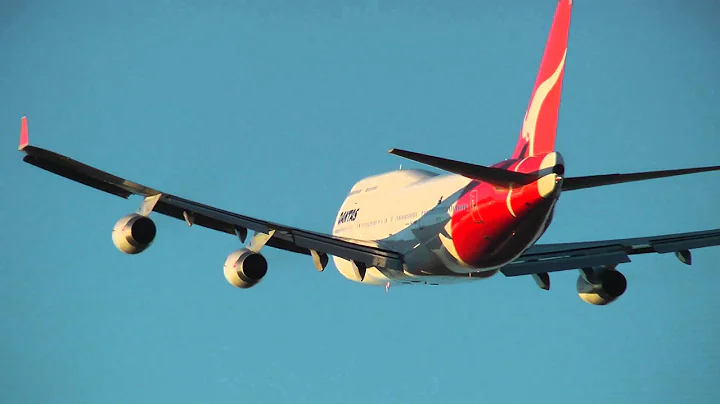 Qantas 747-400 Take Off Sydney Airport