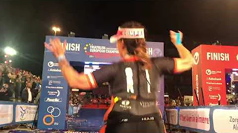 Heather Holt 'Dancing Finisher' @ Challenge Almere...