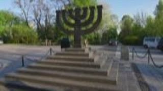 German Fm Visits Jewish Memorial In Ukraine