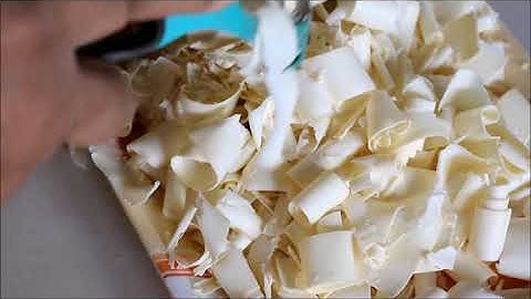 Video #254 - Chocolate Curls - momshomemade Baking Tips #1