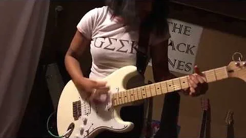 Eva Walker of the Black Tones says Elixir Strings ...