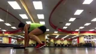 Plate push & pull frog leap plank