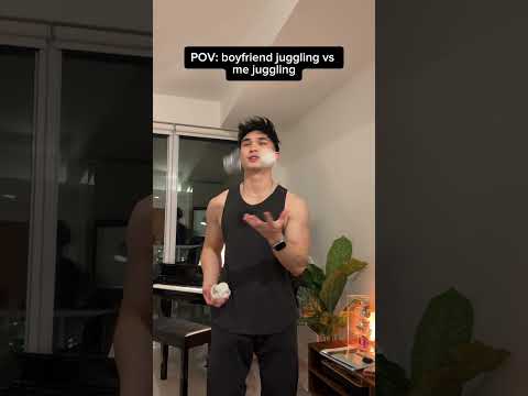 POV: boyfriend juggling vs me juggling… 🥲🙊🫠 #shorts #comedy #couple