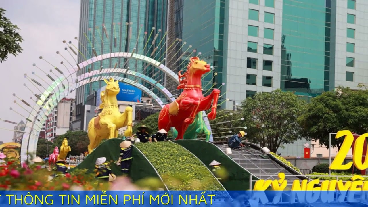 Giữ lại hai đại cảnh ngựa ở đường hoa Nguyễn Huệ thêm một tháng