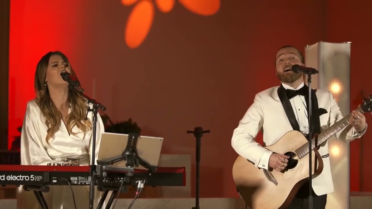 Saara Aalto & Teemu Roivainen - Hallelujah - LIVE at Tuhannet Tähdet - Joulukiertue 2020 (online)