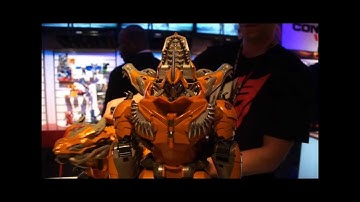 Unicron.com Chomp n Stomp Grimlock Demo at ToyFair 2014, Hasbro Preview Event
