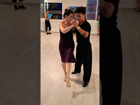 Valseando con Sebastian Achaval y Cecilia Berra #vals #tango #tangoargentino #sebastianachaval