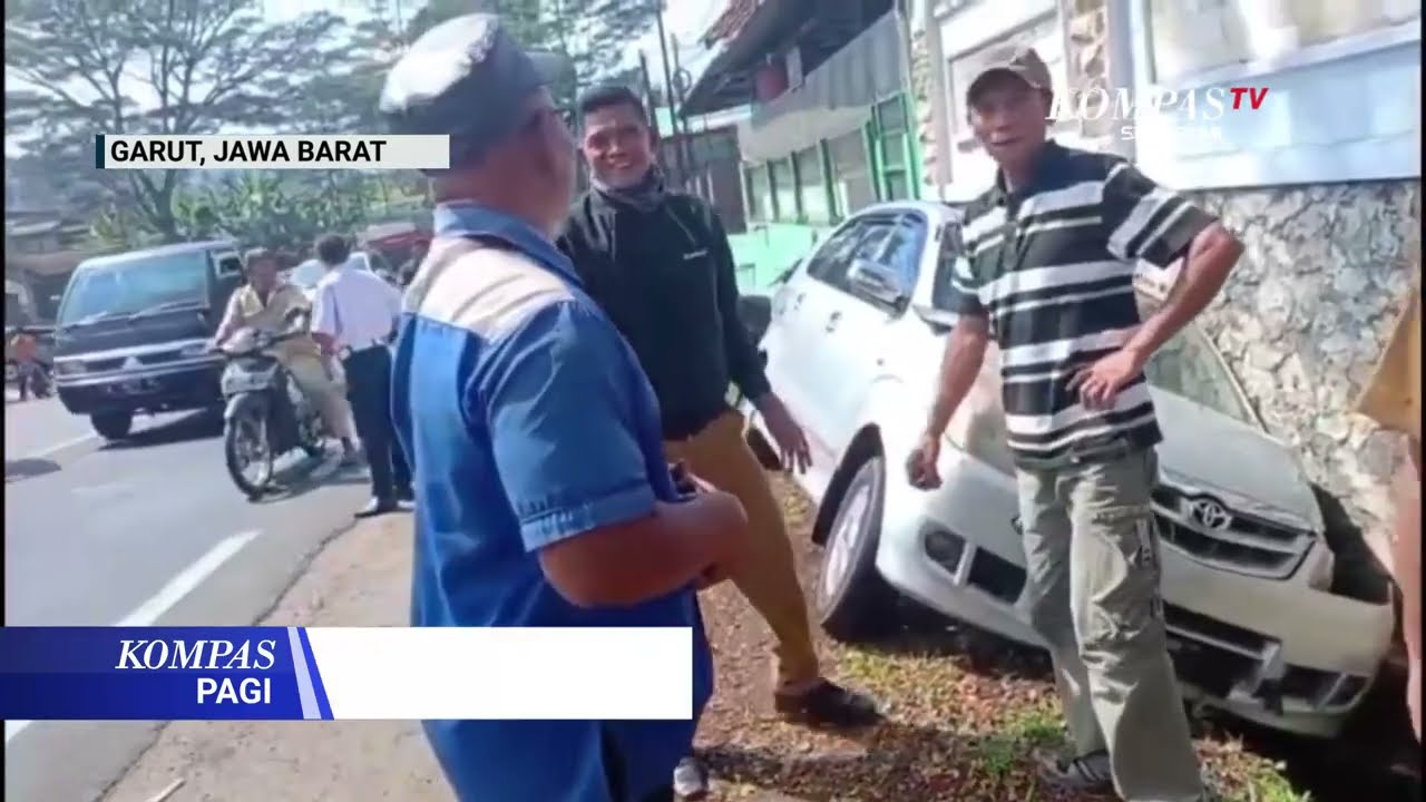 Minibus Hilang Kendali Serempet Ojek Di Jalur Selatan Garut