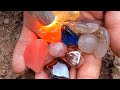 A gift from nature, agate and crystal balls were accidentally found in the grass. diamond