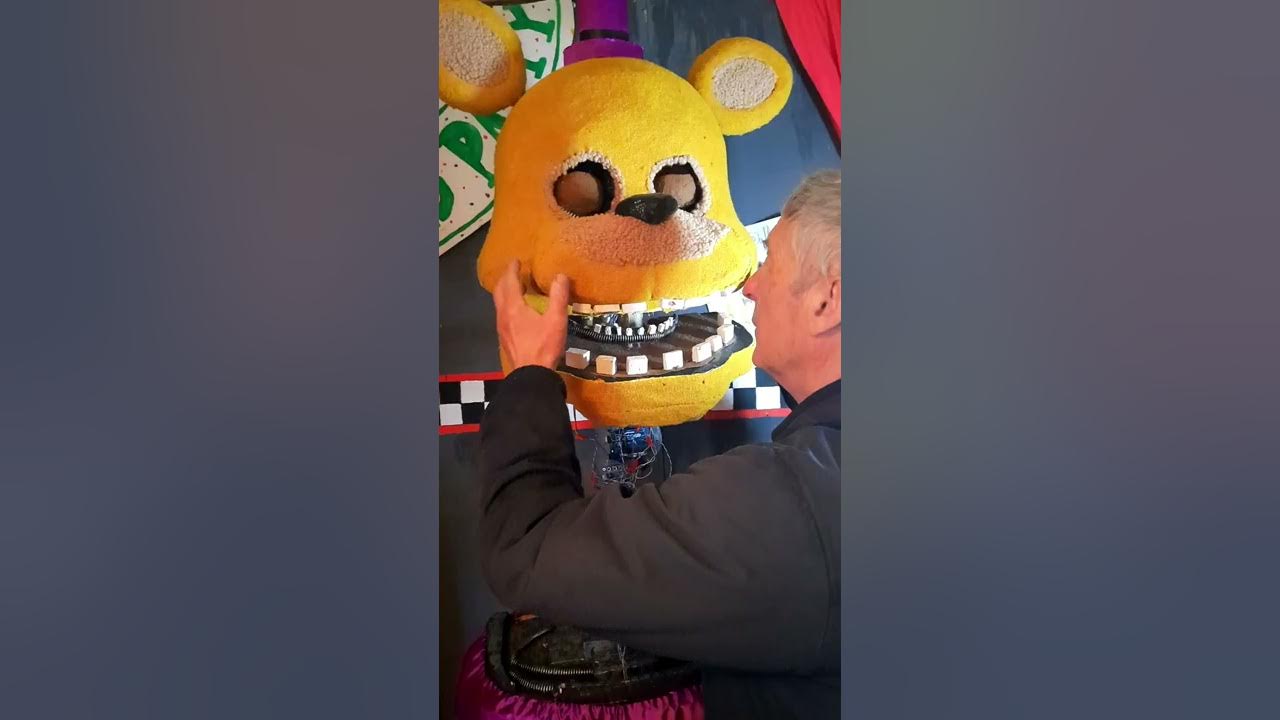 Real Fredbear Animatronic Robot [FNAF LIVE-ACTION] 