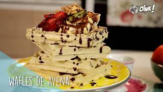 WAFFLES SALUDABLES DE AVENA junto Connie Achurra