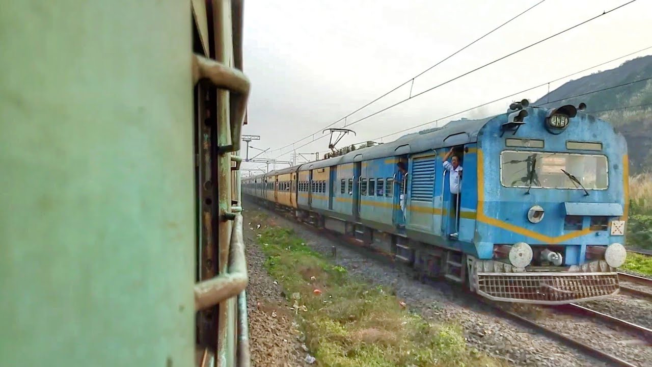 Parallel Overtake and Re-overtake || Hool Express vs. MEMU