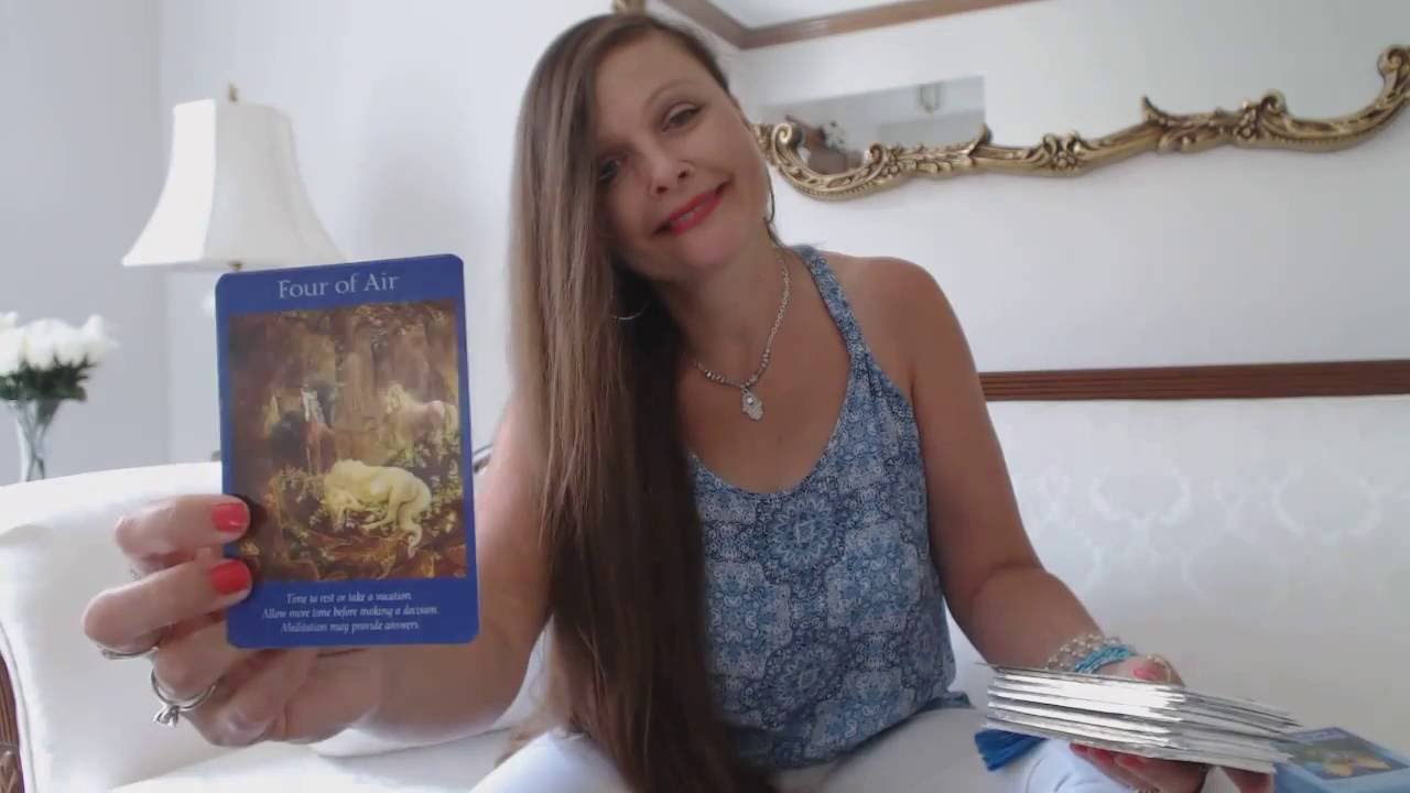 Free Daily Oracle & Tarot Intuitive Angel Card Reading - Wednesday Aug 24, 2016