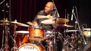 Ulysses Owens Jr. (New Century Quartet) -sound check on stage-