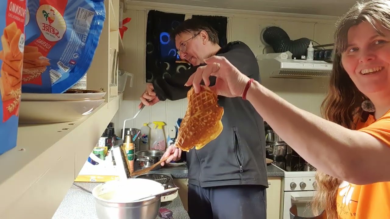 Happy Valentines Day Vaffel stekking med mannen i huset for første gang på 14 år .