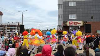 Оранжевый кот. Иркутск 2014. Выступление Барбариков на празднике УКС 31.05.2014. Оранжевый кот. Иркутск 2014. Выступление Барбариков на празднике УКС 31.05.2014.