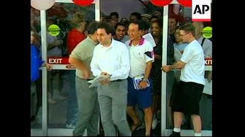 USA: MICROSOFT LAUNCH WINDOWS 98