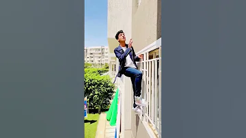 القيصر على اغنية انا لما بحب بحن 
