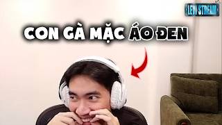 Con gà mặc áo đen