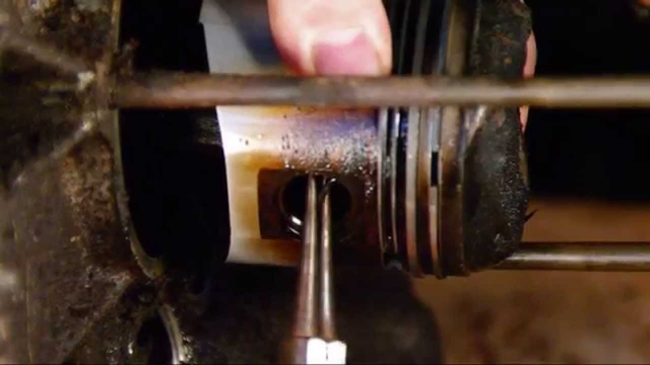2CV engine revision #8 - Piston removal