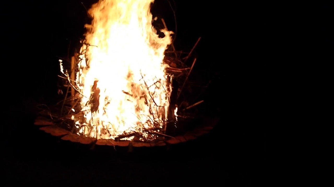 How fast a bonfire gets out of control -police called - YouTube