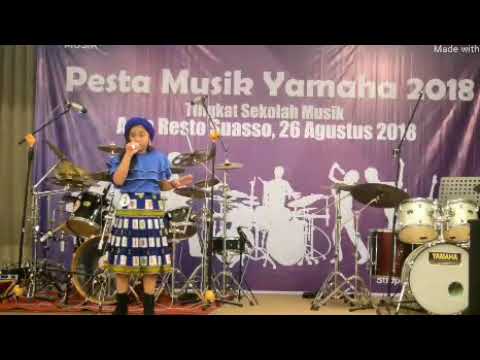 Safeenah Vidri Fathira - Side to side