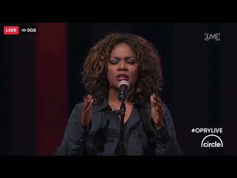 Video CeCe Winans: Alabaster Box (Live) - youtube