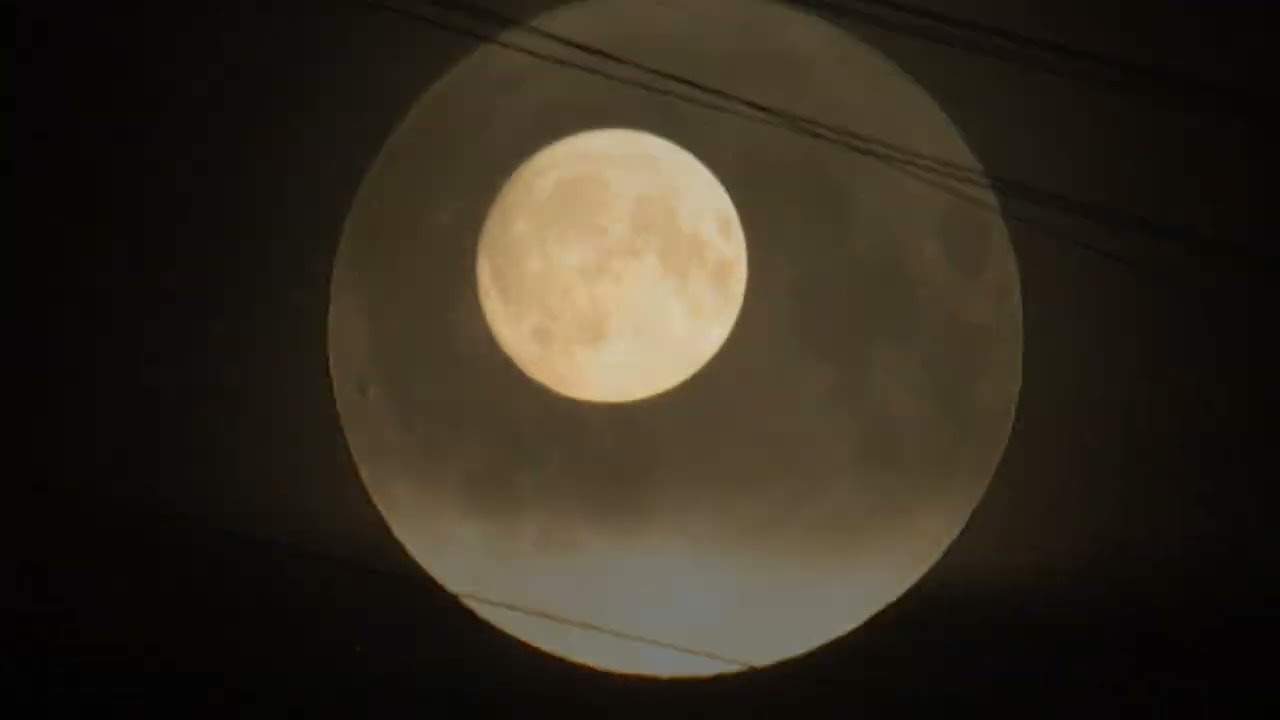 SUPERMOON IN MOSCOW SKY. СУПЕРЛУНИЕ В МОСКВЕ (ОСЕТРОВАЯ ЛУНА).